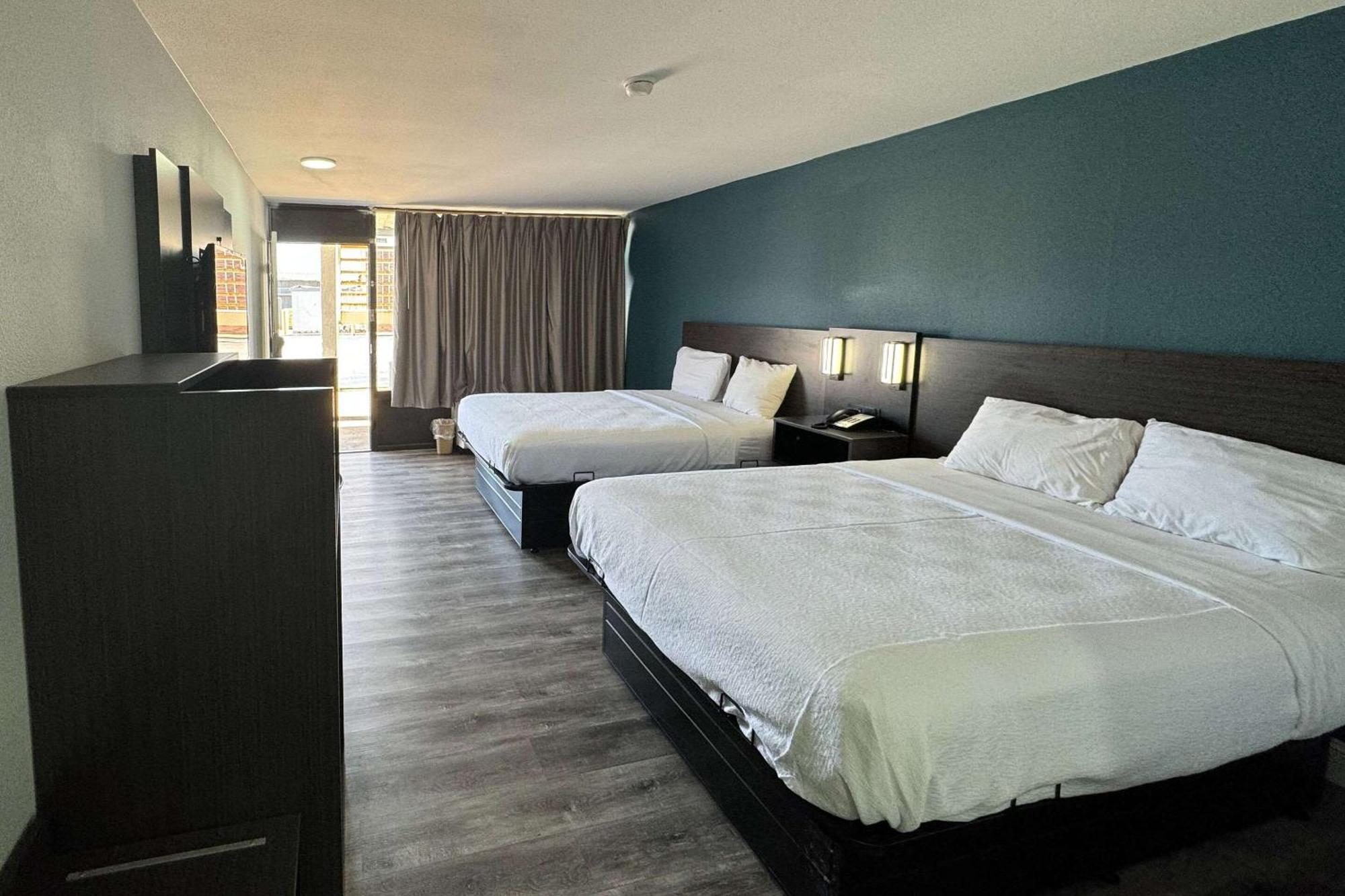 Rodeway Inn غرب ممفيس المظهر الخارجي الصورة